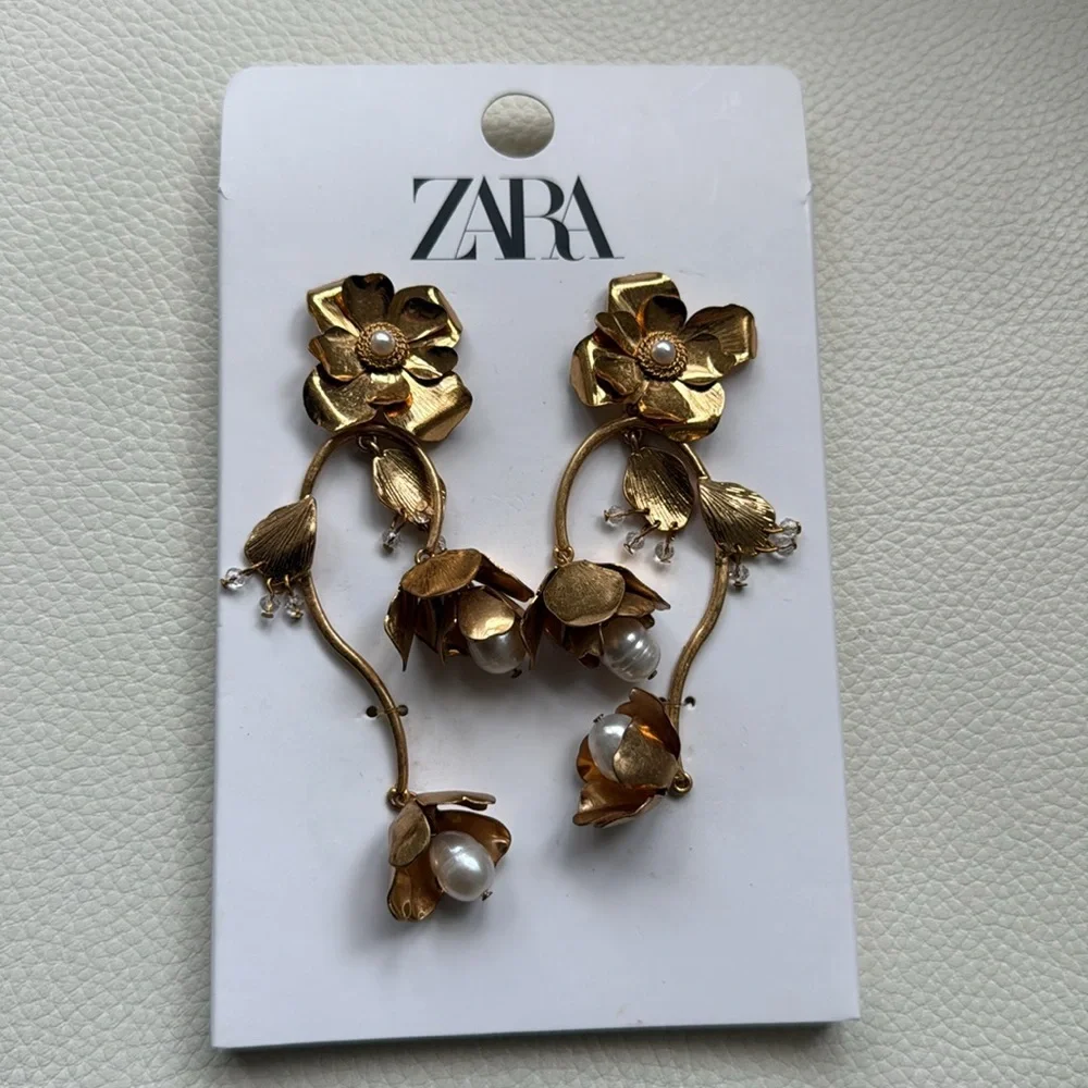 Zara Gold Floral Drop Earrings‎ With Pearls